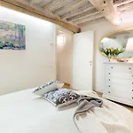 Orchidea Bianca, A 2 Bedrooms 2 Bathrooms Understated Luxury With A Welcoming Ambience Apartamento Lucca