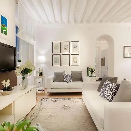 Orchidea Bianca, A 2 Bedrooms 2 Bathrooms Understated Luxury With A Welcoming Ambience Apartmán Lucca