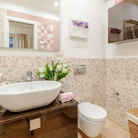 Orchidea Bianca, A 2 Bedrooms 2 Bathrooms Understated Luxury With A Welcoming Ambience * Lucca