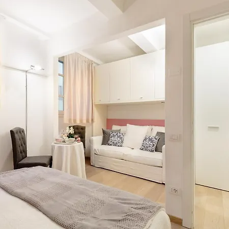 Orchidea Bianca, A 2 Bedrooms 2 Bathrooms Understated Luxury With A Welcoming Ambience Lucca