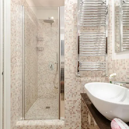 Apartmán Orchidea Bianca, A 2 Bedrooms 2 Bathrooms Understated Luxury With A Welcoming Ambience Lucca