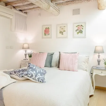 Orchidea Bianca, A 2 Bedrooms 2 Bathrooms Understated Luxury With A Welcoming Ambience Lucca